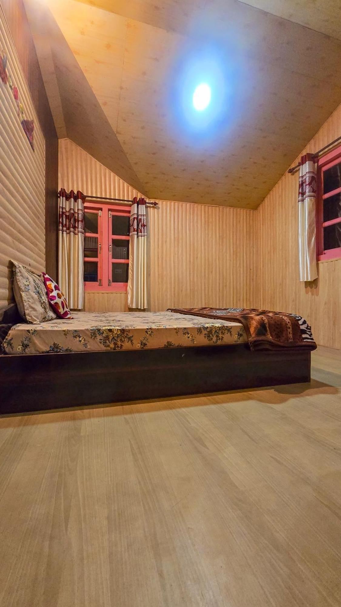 The City Escape Farmstay Шімла Номер фото